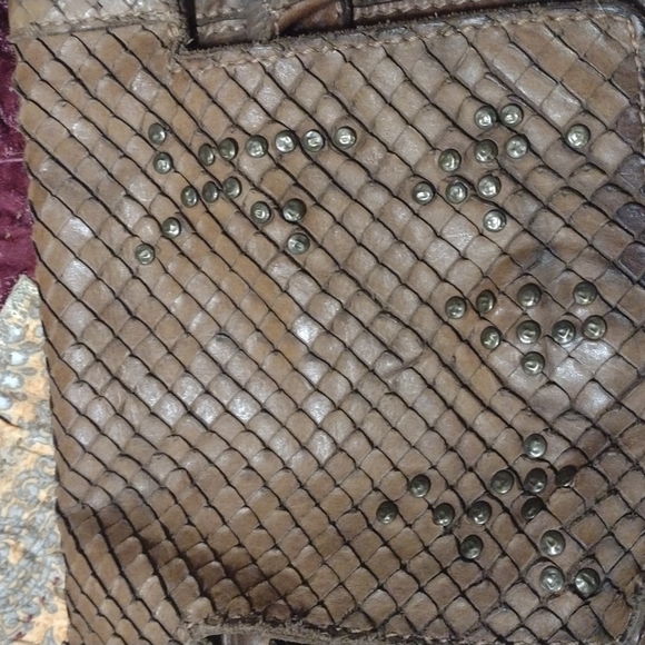 RARE Giant Campomaggi Italian leather studded messenger bag with leather scales - Picture 5 of 16